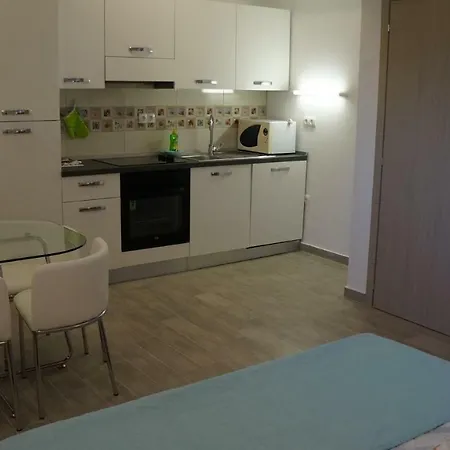 Filip Diklo Apartman Zára